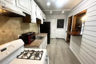 1113 White St, Chester, PA 19013 - Photo 6