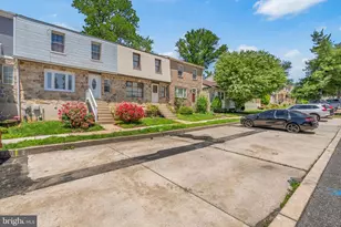 643 St Anthony Ln, Upper Darby, PA 19082 - Photo 2