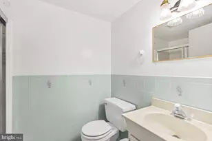 643 St Anthony Ln, Upper Darby, PA 19082 - Photo 32