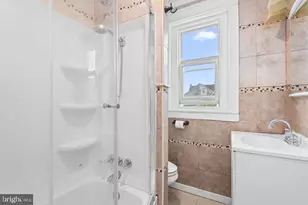 129 E 24th St, Chester, PA 19013 - Photo 8