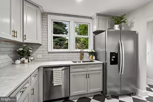 256 N Aberdeen Ave, Wayne, PA 19087 - Photo 8