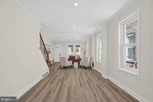 1315 E 9th St, Crum Lynne, PA 19022 - Photo 8