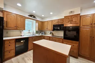 5 Brennan Dr, Bryn Mawr, PA 19010 - Photo 8