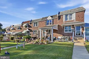 5303 Gramercy Dr, Clifton Heights, PA 19018 - Photo 2