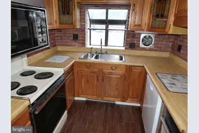 319 W 2nd Street #3RD FLOOR, Media, PA 19063 - Photo 8