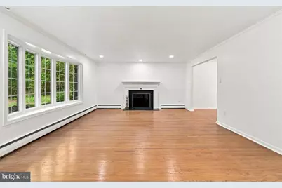 624 W Wayne Avenue, Wayne, PA 19087 - Photo 4