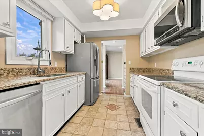 150 W Kenilworth Circle W, Newtown Square, PA 19073 - Photo 2