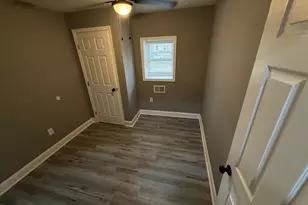 426 E 10th St, Chester, PA 19013 - Photo 38