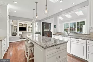 47 Venuti Dr, Aston, PA 19014 - Photo 8