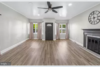 430 Charmont Avenue, Folcroft, PA 19032 - Photo 2