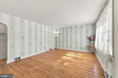 7 Golf Road, Darby, PA 19023 - Photo 4