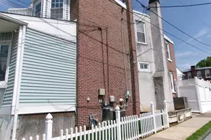 21 Rhodes Ave, Darby, PA 19023 - Photo 4