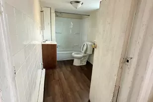 806 Market St, Marcus Hook, PA 19061 - Photo 12