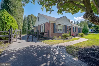 28 Longwood Drive W, Wayne, PA 19087 - Photo 2