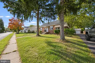 1704 Meetinghouse Rd, Upper Chichester, PA 19061 - Photo 4