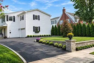 391 Sugartown Rd, Wayne, PA 19087 - Photo 1