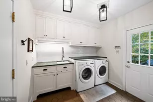 181 Hunt Valley Cir, Berwyn, PA 19312 - Photo 18