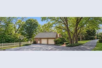 181 Hunt Valley Circle, Berwyn, PA 19312 - Photo 4