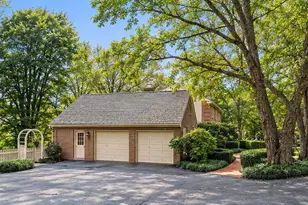 181 Hunt Valley Cir, Berwyn, PA 19312 - Photo 4