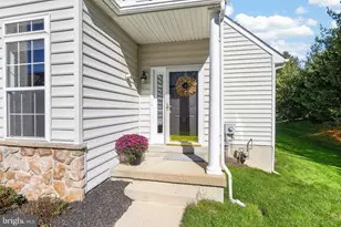 208 Half Mile Post S, Garnet Valley, PA 19060 - Photo 2