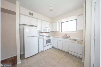 5200 Hilltop Drive #B26, Brookhaven, PA 19015 - Photo 4