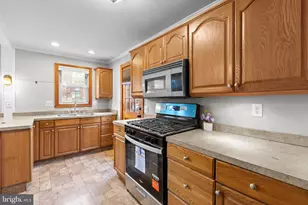 899 Taylor Dr, Folcroft, PA 19032 - Photo 10