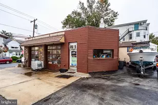 195 N Wycombe Ave, Lansdowne, PA 19050 - Photo 1
