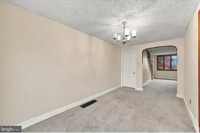 240 W Wyncliffe Avenue, Clifton Heights, PA 19018 - Photo 4
