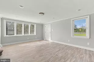 319 Sloan St, Crum Lynne, PA 19022 - Photo 10