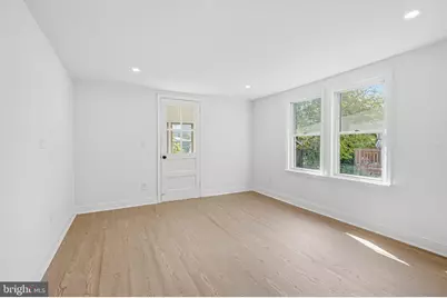 129 W Laughead Avenue, Marcus Hook, PA 19061 - Photo 18