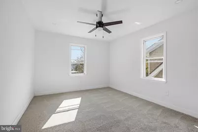 129 W Laughead Avenue, Marcus Hook, PA 19061 - Photo 20