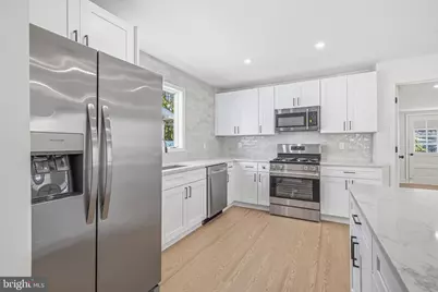 129 W Laughead Avenue, Marcus Hook, PA 19061 - Photo 10
