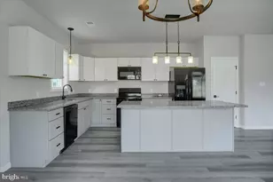 305 Grandview Ave, Waynesboro, PA 17268 - Photo 8