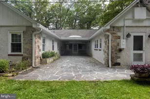 10246 Golf Course Rd, Fayetteville, PA 17222 - Photo 6