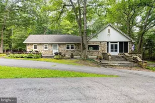 10246 Golf Course Rd, Fayetteville, PA 17222 - Photo 2