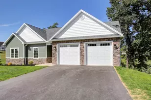 382 Teaberry Dr, Greencastle, PA 17225 - Photo 2