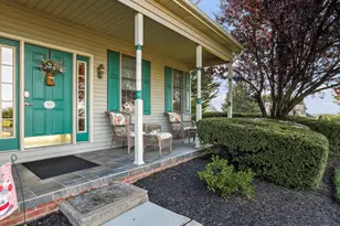1440 Highfield Ct, Chambersburg, PA 17202 - Photo 4