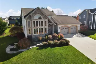 736 Cresson Dr, Chambersburg, PA 17202 - Photo 2