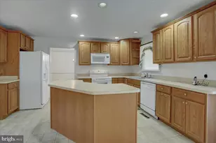 822 Lindia Rd, Chambersburg, PA 17201 - Photo 16