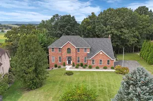 2384 Castlegreen Dr, Greencastle, PA 17225 - Photo 86