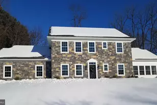 130 Woodbriar Dr, Chambersburg, PA 17202 - Photo 1