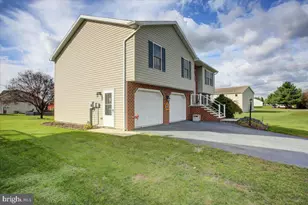 102 Quentin Cir, Shippensburg, PA 17257 - Photo 4