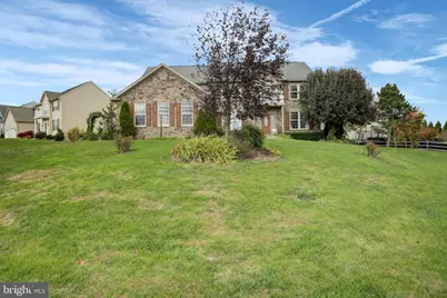 1223 E Pebblebrook Drive, Greencastle, PA 17225 - Photo 4