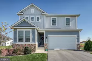 1555 Finch Dr, Chambersburg, PA 17202 - Photo 1