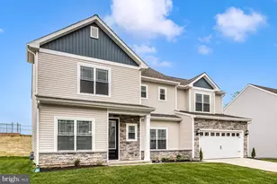 504 Abigail Ave, Waynesboro, PA 17268 - Photo 2