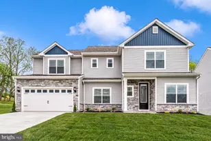 512 Abigail Ave, Waynesboro, PA 17268 - Photo 1