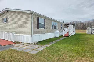 153 Sherwood Ave, Saint Thomas, PA 17252 - Photo 2