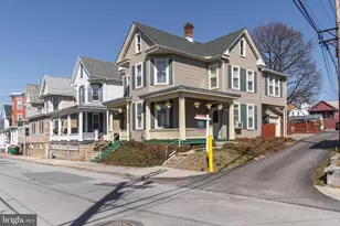 115 W 2nd St, Waynesboro, PA 17268 - Photo 2