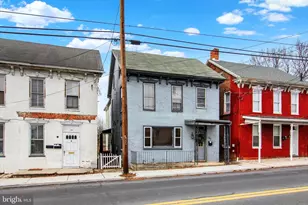 346 S Potomac St, Waynesboro, PA 17268 - Photo 2