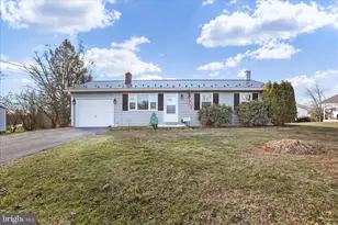 4402 Shatzer St, Chambersburg, PA 17202 - Photo 1
